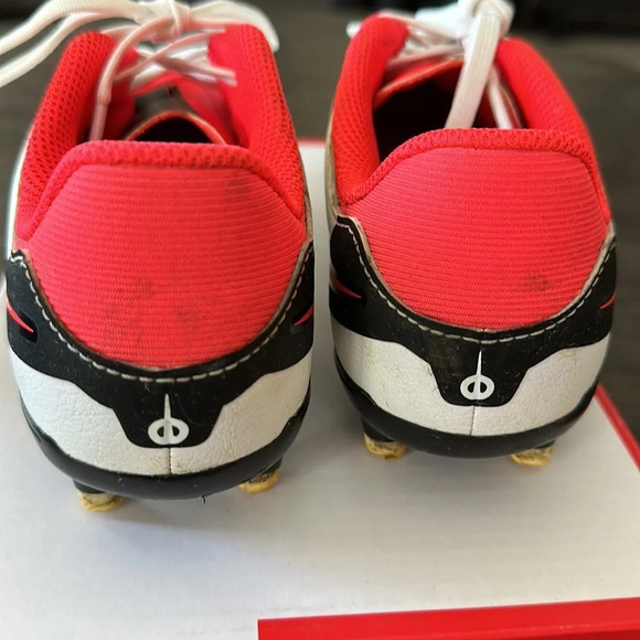 Nike Kids' Tiempo Soccer Cleats - Picture 5 of 5